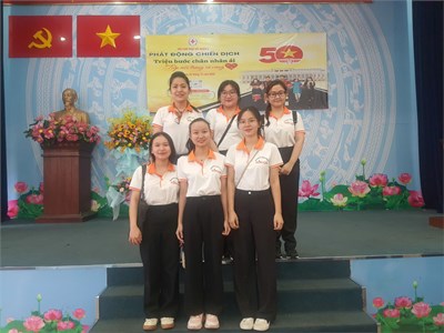 Hội Chữ thập đỏ Mầm non Sơn Ca tham gia Lễ phát động chiến dịch   Triệu bước chân nhân ái - Tiếp nối trang sử vàng  do Hội chữ thập đỏ Quận 5 tổ chức ngày 22/12/2024. Trong đợt phát động, toàn thể hội viên Mầm non Sơn Ca tham gia chiến dịch đi bộ qua app Race từ ngày 23/11/2024- 28/4/2025