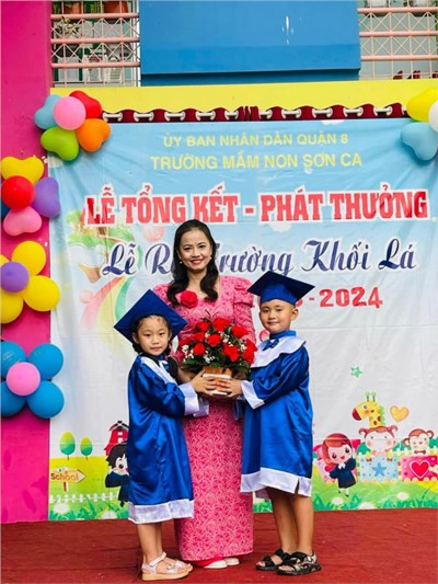 Sáng ngày 29/5/2024, Trường Mầm non Sơn Ca tổ chức Lễ ra trường cho Khối Lá.  Chúc các con sẽ thật vững bước trong những năm học sắp tới nhé.