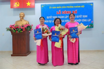 Cán bộ quản lý Trường mầm non 10 nhận quyết định nhân sự Lãnh đạo đơn vị trường