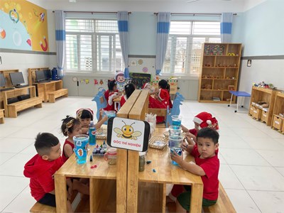 Tiết học khám phá thử nghiệm:Dưới lòng Đại Dương lớp :Mầm 3