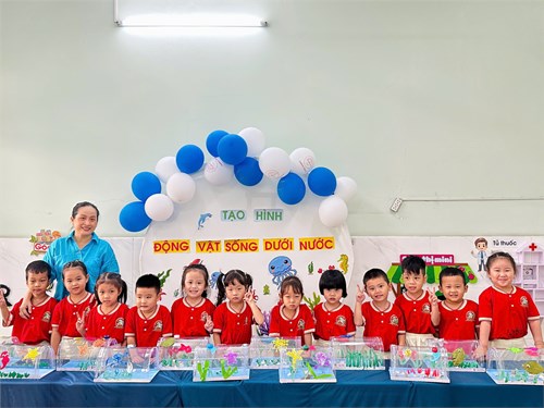 Hội thi Giáo viên giỏi cấp trường năm học 2025-2026: Cô Ngọc Phương với tiết dạy Hoạt động tạo hình  Động vật sống dưới nước 