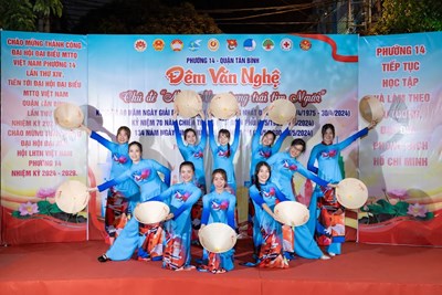 Trường Mầm non Bàu Cát tham gia Đêm văn nghệ chủ đề Miền Nam trong trái tim Người nhân dịp chào mừng kỷ niệm 49 năm ngày Giải phóng Miền Nam - Thống nhất đất nước (30/5/1975-30/4/2024); 70 năm Chiến thắng Điện Biên Phủ (07/5/1954-07/5/2024) và 134 năm Ngày sinh của Chủ tịch Hồ Chí Minh (19/5/1890-19/5/2024); đồng thời đây cũng là hoạt động chào mừng thành công Đại hội đại biểu Mặt trận Tổ quốc Việt Nam Phường 14, nhiệm kỳ 2024-2029.