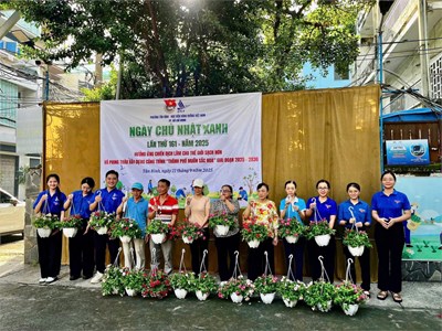 Chi Đoàn Trường Mầm non Bàu Cát tham gia ra quân Ngày chủ nhật xanh lần thứ 161 của Phường Tân Bình