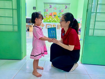 Bé mừng ngày Phụ nữ Việt Nam 20/10