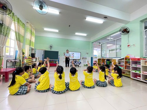 và chơi với chữ cái e , ê