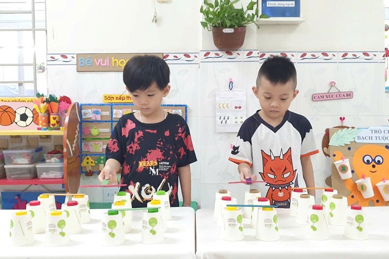 Trò chơi : Đôi tay khéo léo - Lớp 4-5 tuổi (3)