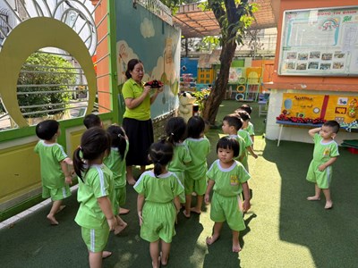 - Hoạt động vui chơi ngoài trời